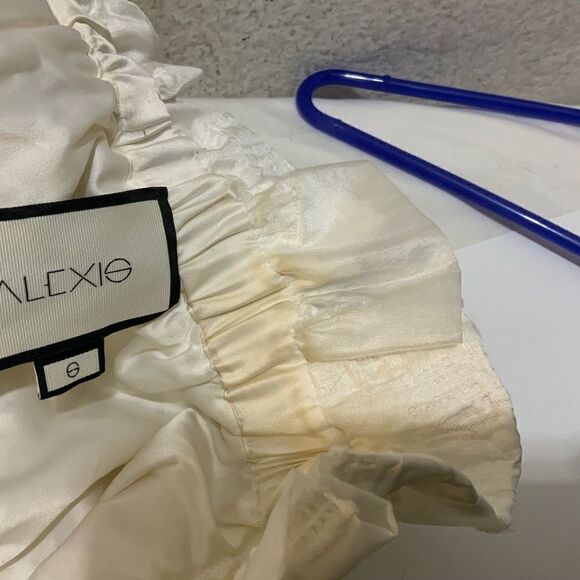 ALEXIS Off-The-Shoulder Three-Quarter Sleeve Crop Top - Picture 3 of 8